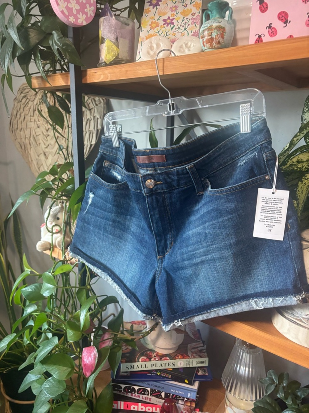 Joe’s Jeans The Markie Dark Blue Frayed Hem Denim Shorts | Size 32 - Picture 4 of 7